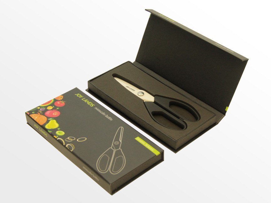 Ceramic scissors in a gift box