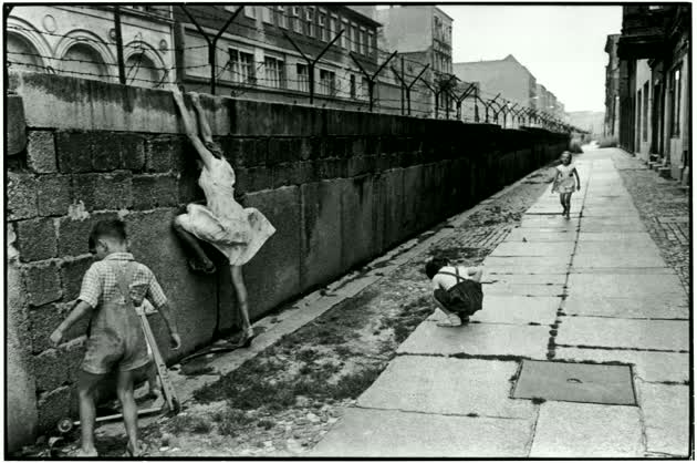 Henri Cartier Bresson war photos