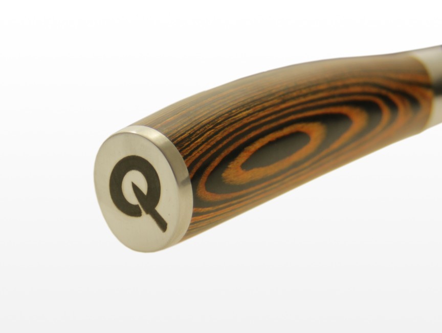 Quentons logo on a knife handle
