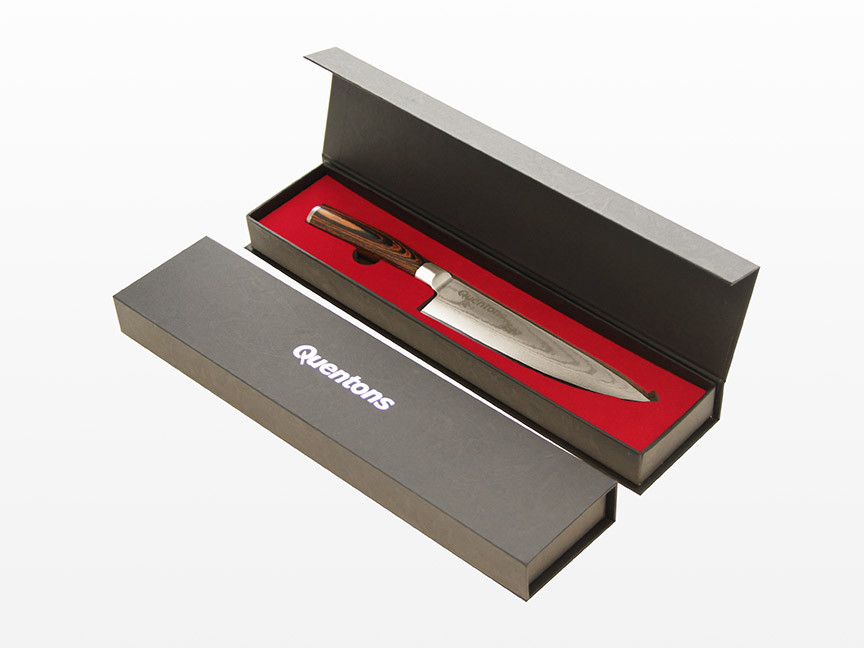 damascus knife in a gift box